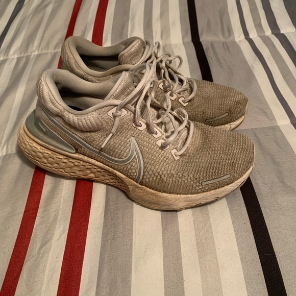 Nike Shoes 3-pair Mens 9-9.5  Air Zoomx Tempo, Next invincible 2, Pegasus 38 ￼ - Picture 8 of 16